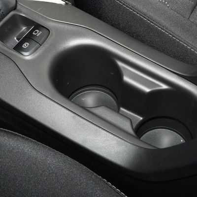 Toyota Corolla 2023 1.8L Dual Engine Pioneer Version Hybrid Car met links stuur