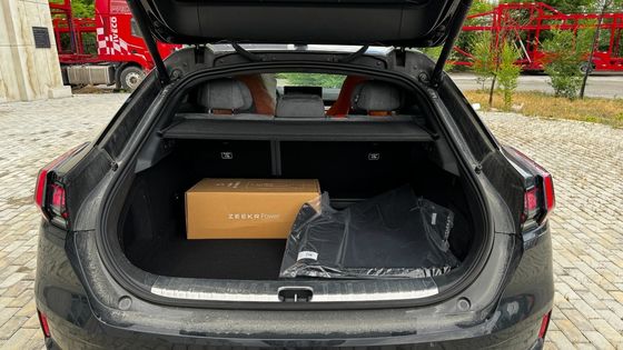 Zwarte buitenkleur Automatische versnellingsbak 001 U Versie 100kwh Elektrische kleine auto