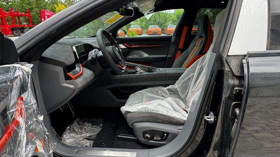 Zwarte buitenkleur Automatische versnellingsbak 001 U Versie 100kwh Elektrische kleine auto