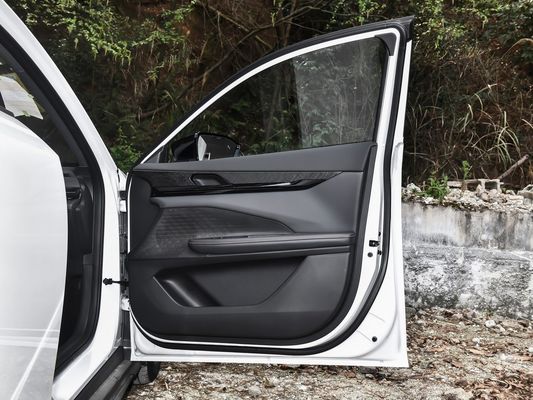 Changan Uni-V 1,5t 5 zitplaatsen Sedan Uni V Benzinauto 1430mm 4720mm x 1838mm x 1430mm 1838mm