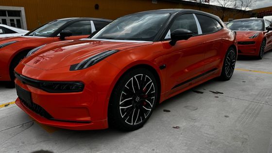 Hatchback Zeekr 001 You Edition 100 Kwh Oranje Kleur met Z-Sport Geproduceerd in 2024