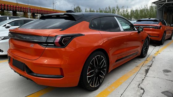Hatchback Zeekr 001 You Edition 100 Kwh Oranje Kleur met Z-Sport Geproduceerd in 2024