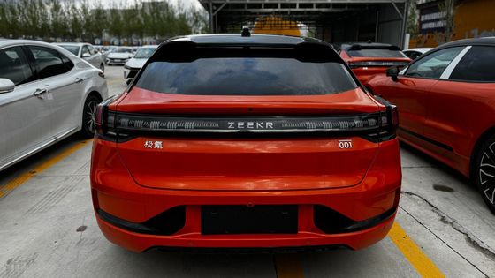 Hatchback Zeekr 001 You Edition 100 Kwh Oranje Kleur met Z-Sport Geproduceerd in 2024