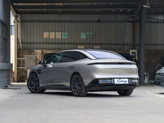 ZEEKR 007 Vierwielaandrijving 75kwh EV elektrische auto en tevredenheid gegarandeerd
