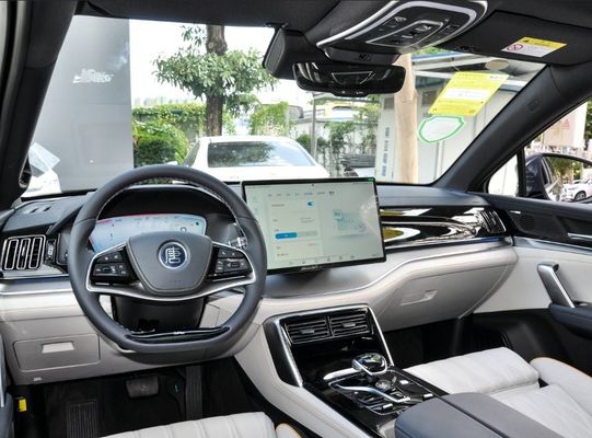 Zwarte 2022 BYD Tang EV 635 km Vierwielaandrijving Flagship Edition Geselecteerde 6-zits auto
