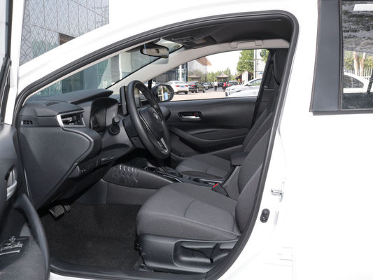Op maat gemaakte aanvraag Toyota Corolla Tnga CVT Pioneer Edition Sedan met aanpassing