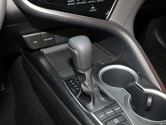 2023 Toyota Camry benzine auto 2.5g met 5 zitplaatsen en topsnelheid tot 210 km/h