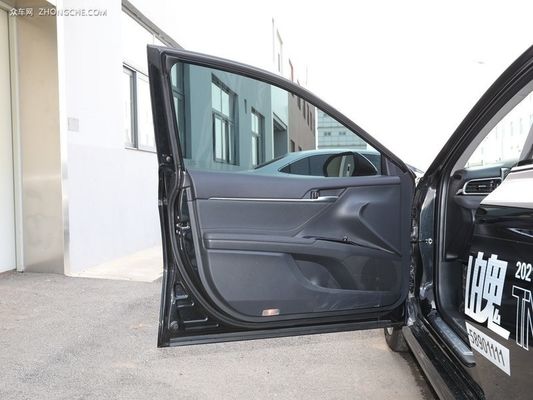 5 zitplaatsen benzine auto Toyota Camry 2023 2.5q met Epb remsysteem op betaalbare prijs