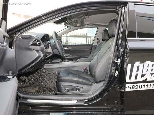 5 zitplaatsen benzine auto Toyota Camry 2023 2.5q met Epb remsysteem op betaalbare prijs