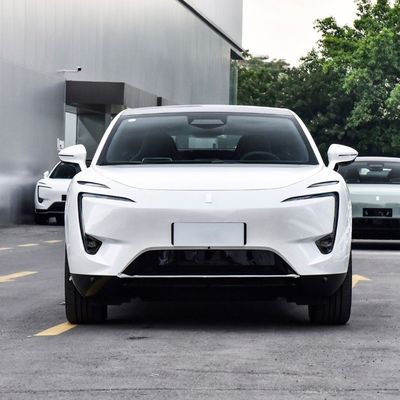 Gesloten carrosserie type Hongmeng 116 graden achterste aandrijving Electric Car 2023 Avatar 11