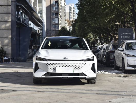 FWD Drive Changan Qiyuan A06 Hybride-elektrische voertuigen met een verplaatsing van 1600-2500cc