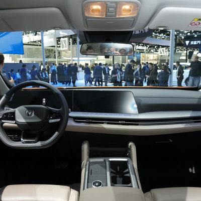 Changan Uni-V 1,5t 5-zitplaats benzinemotor Elektromagnetisch remsysteem en FWD aandrijving