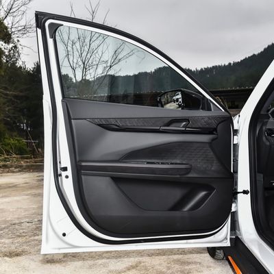 Changan Uni-V 1,5t 5-zitplaats benzinemotor Elektromagnetisch remsysteem en FWD aandrijving