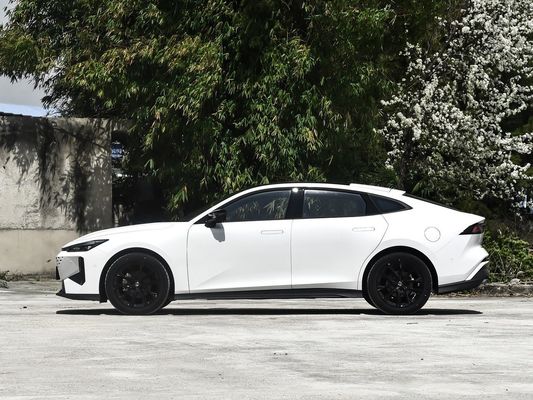 Automatische versnellingsbak Changan Uni-V 1.5t 5 zitplaatsen Sedan Uni V met 205 Km/H maximale snelheid
