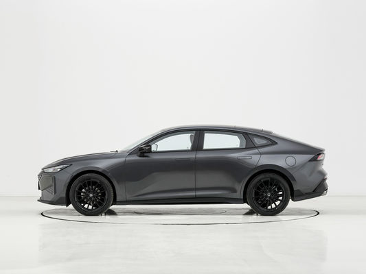 Op maat aangeboden Changan Uni-V 1.5t benzinewagen 5 zitplaatsen Sedan Uni V benzinewagen