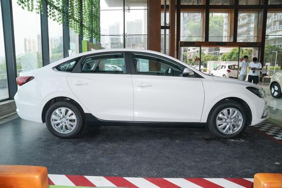 Changan Eado Car EV460 Elektrisch voertuig EV met LiFePO4-batterij en 4 zitplaatsen
