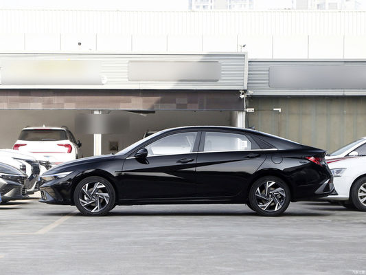 2023 Hyundai Elantra 1.5L CVT Luxe Edition Benzine Autostoeltjes 5 Karosserie Type Gesloten
