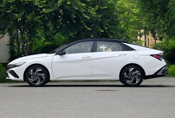 2023 Hyundai Elantra 1.5L CVT Sedan Links stuur en Mcpherson onafhankelijke vering