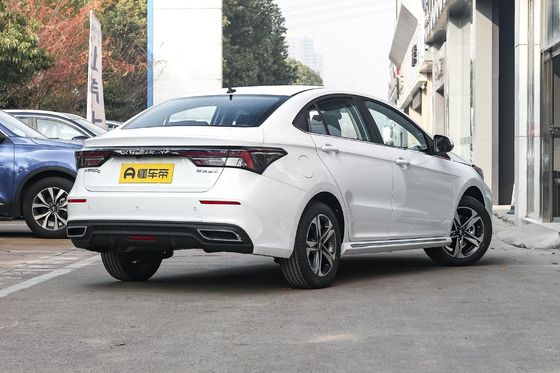 2021 Chery Arrizo 5 Plus Little Ai 1.5L CVT Type Plus 5 zitplaatsen 4358x1830x1670 op de markt