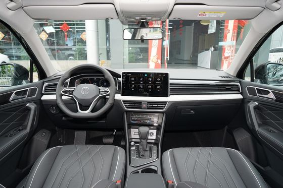 2023 Volkswagen Tiguan L 330tsi Fwd Smart Edition SUV binnen Drive FWD P0000099