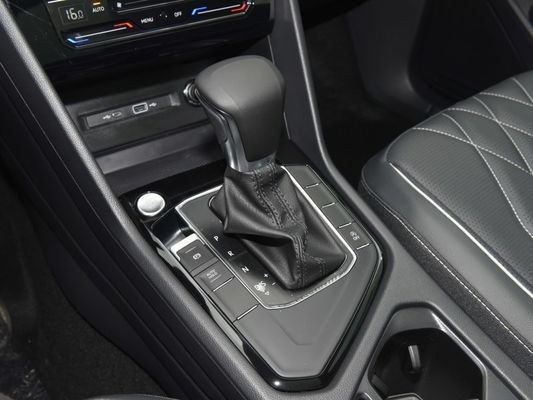 VW Volkswagen Tiguan L 2023 Herontworpen 330tsi 2WD Zhixiang Versie FWD Drive Benzine
