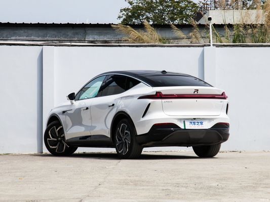 Rising Auto R7 Screen Master PRO 2023 Elektrisch voertuig EV met 5 zitplaatsen en lange afstand