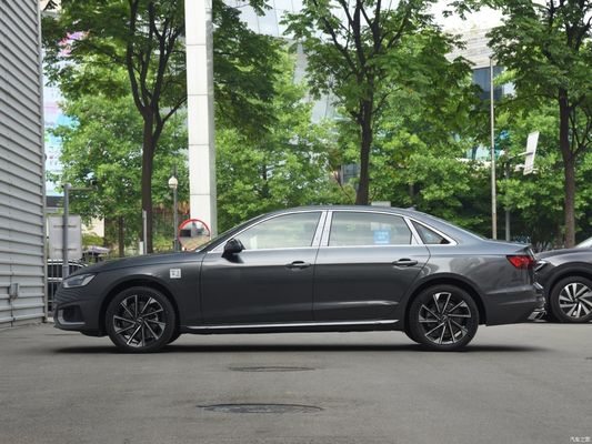 Audi A4l 2023 40tfsi Mode Elegante versie met 56L olie tank Op maat gemaakte aanvraag
