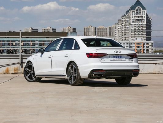 58L olie tank Maximale snelheid 230km/h Audi A4l 2023 40tfsi Quattro Luxury Dynamic Version