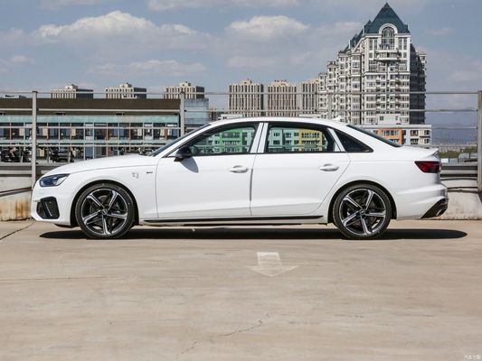 58L olie tank Maximale snelheid 230km/h Audi A4l 2023 40tfsi Quattro Luxury Dynamic Version