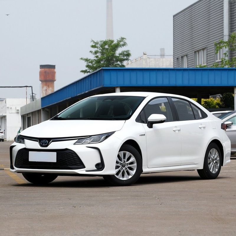 Toyota Corolla 2023 1.8L Dual Engine Pioneer Version Hybrid Car met links stuur