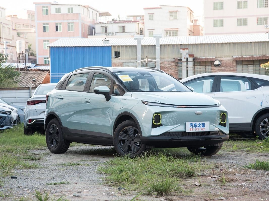 Geely Geometry E 2023 320KM Happy Tiger 5 zitplaatsen elektrisch voertuig SUV voor het voordeel