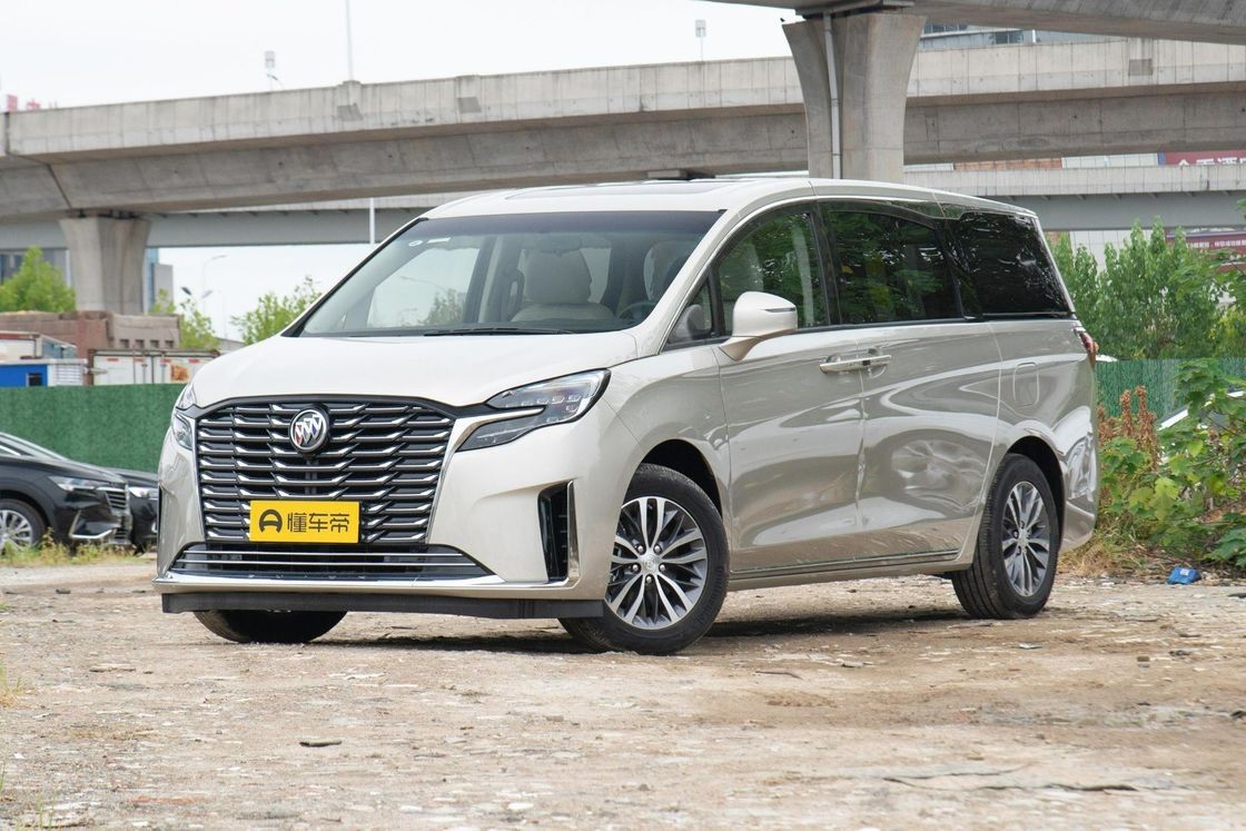 MPV Buick Gl8 2023 Land Business Cabin Comfort Edition met 8 zitplaatsen en handgeschakelde versnellingsbak