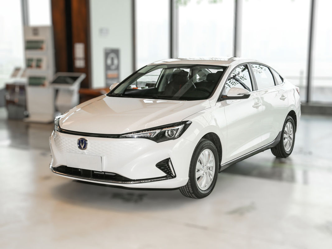 Mcpherson onafhankelijke vering en topsnelheid van 145 km/h 2022 Changan Eado EV460 EV Car