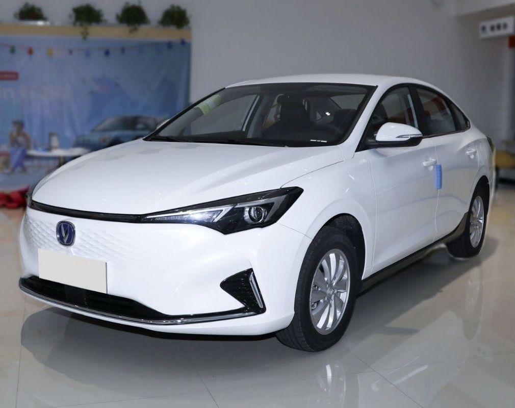 Linkssturing sedan Changan Eado elektrische voertuig auto EV460 Sedan voor prestaties