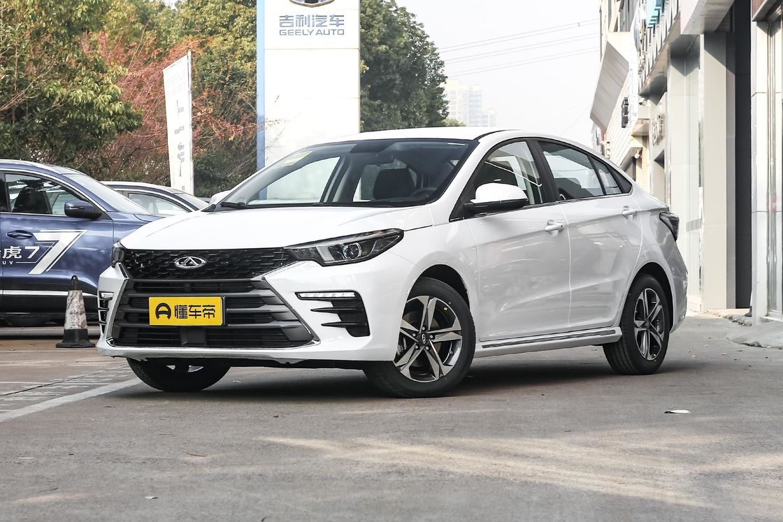 2021 Chery Arrizo 5 Plus Little Ai 1.5L CVT Type Plus 5 zitplaatsen 4358x1830x1670 op de markt