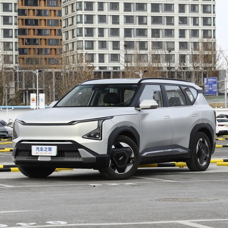 64.2 Kwh batterijcapaciteit Elektroauto KIA EV5 530 Light Air Land SUV met links stuur