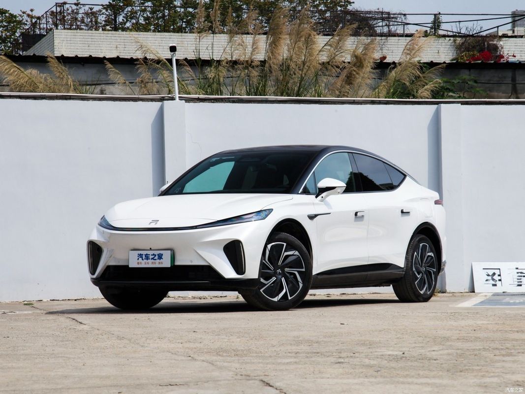 Rising Auto R7 Screen Master PRO 2023 Elektrisch voertuig EV met 5 zitplaatsen en lange afstand